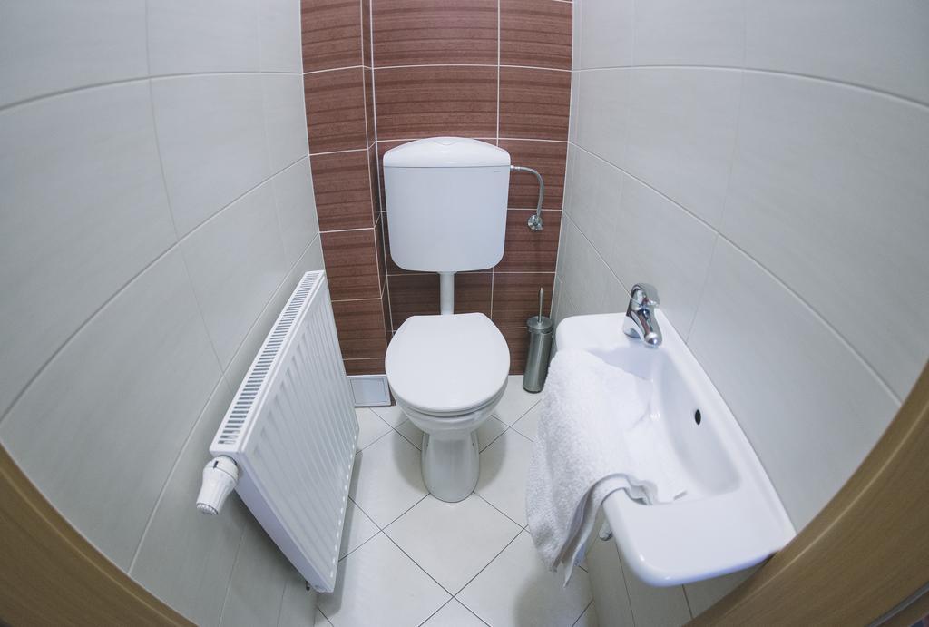Central Apartman Шопрон Экстерьер фото