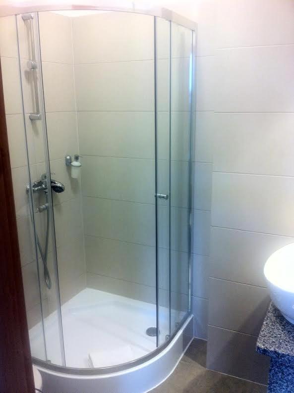 Central Apartman Шопрон Экстерьер фото