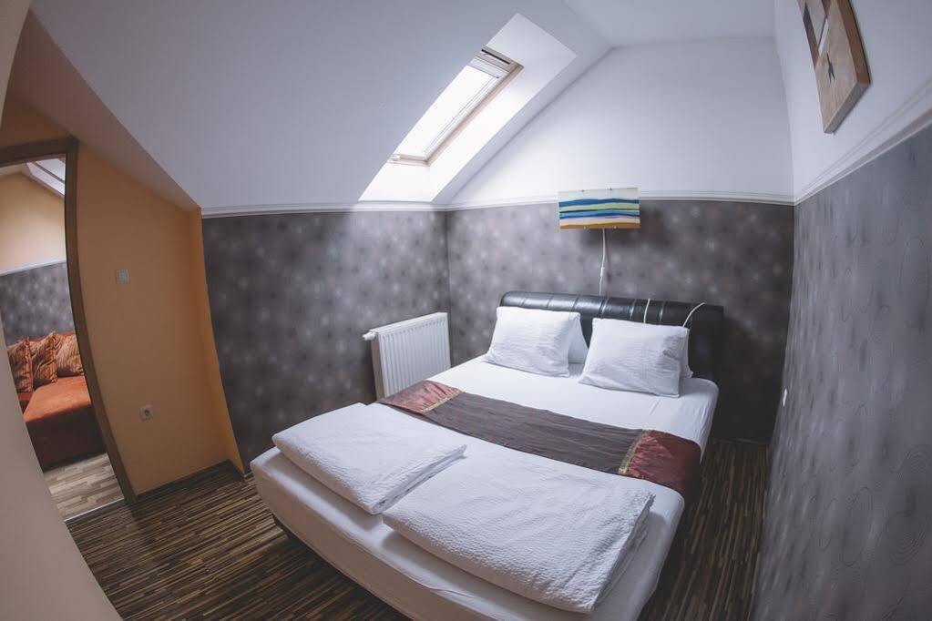 Central Apartman Шопрон Экстерьер фото